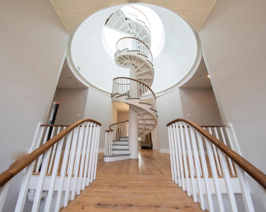 The Blackburn Inn And Conference Center Стонтон Экстерьер фото